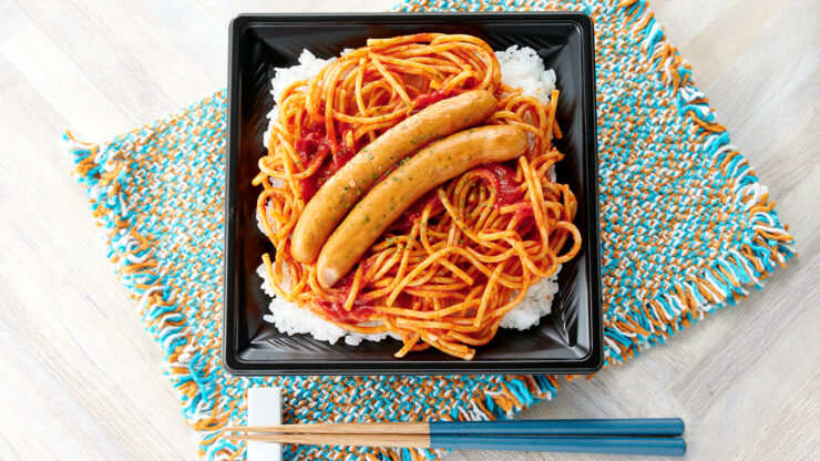 メガ盛丼（ウインナー＆ナポリタン）